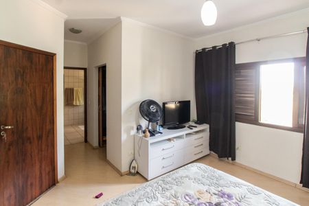 Casa à venda com 375m², 4 quartos e 6 vagas Casa à venda com 375m², 4 quartos e 6 vagasSuíte 1