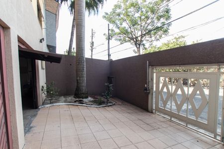 Casa à venda com 375m², 4 quartos e 6 vagas Casa à venda com 375m², 4 quartos e 6 vagasGaragem