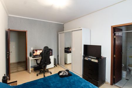 Casa à venda com 375m², 4 quartos e 6 vagas Casa à venda com 375m², 4 quartos e 6 vagasSuíte 2