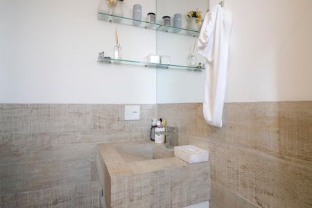 Apartamento à venda com 89m², 2 quartos e 2 vagasBanheiro da suíte