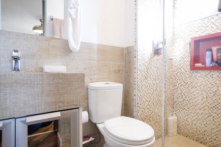 Apartamento à venda com 89m², 2 quartos e 2 vagasBanheiro da suíte