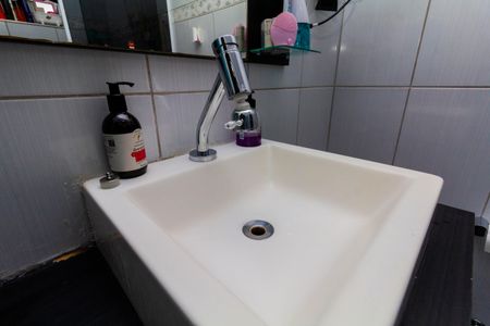 Casa à venda com 180m², 4 quartos e 2 vagas Casa à venda com 180m², 4 quartos e 2 vagasBanheiro 1