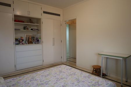 Apartamento à venda com 411m², 7 quartos e 3 vagasSuíte 2