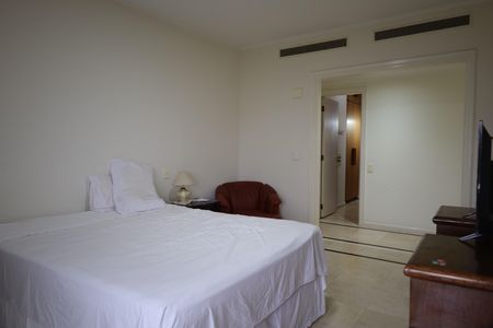 Apartamento à venda com 411m², 7 quartos e 3 vagasSuíte 3