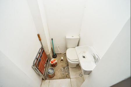 Apartamento à venda com 77m², 2 quartos e sem vaga Apartamento à venda com 77m², 2 quartos e sem vagaBanheiro de serviço