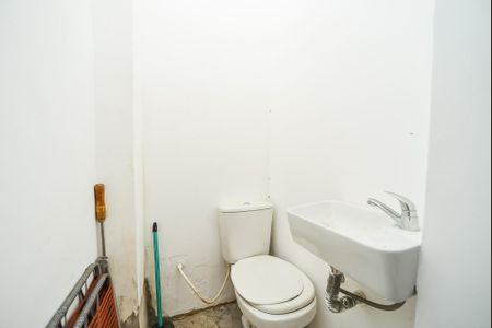 Apartamento à venda com 77m², 2 quartos e sem vaga Apartamento à venda com 77m², 2 quartos e sem vagaBanheiro de serviço