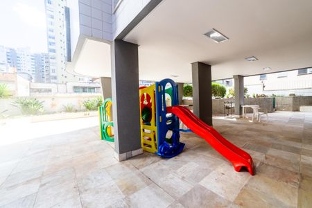 Apartamento à venda com 118m², 4 quartos e 2 vagas Apartamento à venda com 118m², 4 quartos e 2 vagasÁrea comum - Playground