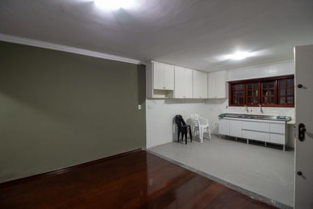 Casa à venda com 200m², 3 quartos e 2 vagas Casa à venda com 200m², 3 quartos e 2 vagasSala de Jantar