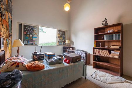 Casa à venda com 380m², 4 quartos e 4 vagas Casa à venda com 380m², 4 quartos e 4 vagasQuarto