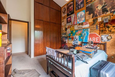 Casa à venda com 380m², 4 quartos e 4 vagas Casa à venda com 380m², 4 quartos e 4 vagasQuarto