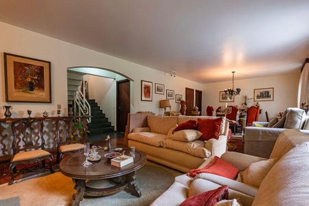 Casa à venda com 380m², 4 quartos e 4 vagas Casa à venda com 380m², 4 quartos e 4 vagasSala