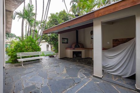 Casa à venda com 380m², 4 quartos e 4 vagas Casa à venda com 380m², 4 quartos e 4 vagasQuintal