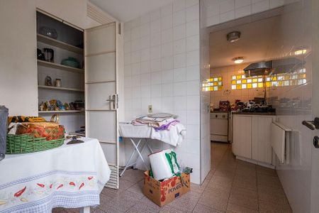 Casa à venda com 380m², 4 quartos e 4 vagas Casa à venda com 380m², 4 quartos e 4 vagasÁrea de Serviço