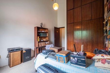 Casa à venda com 380m², 4 quartos e 4 vagas Casa à venda com 380m², 4 quartos e 4 vagasQuarto