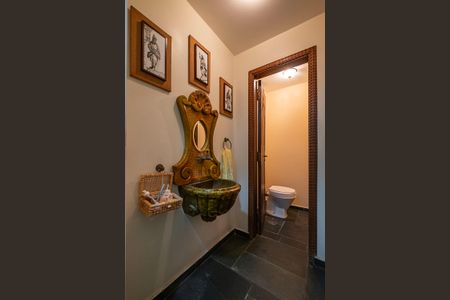 Casa à venda com 380m², 4 quartos e 4 vagas Casa à venda com 380m², 4 quartos e 4 vagasLavabo