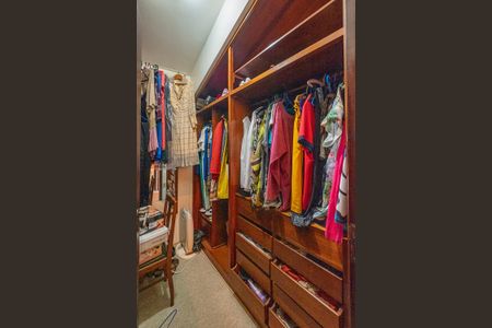 Casa à venda com 380m², 4 quartos e 4 vagas Casa à venda com 380m², 4 quartos e 4 vagasSuíte 2