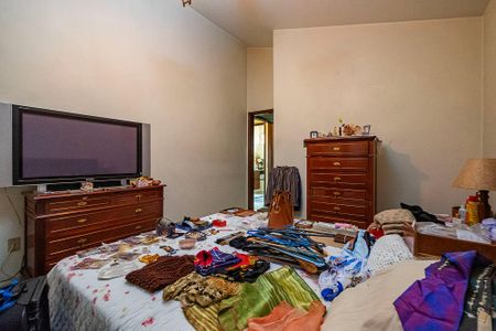 Casa à venda com 380m², 4 quartos e 4 vagas Casa à venda com 380m², 4 quartos e 4 vagasSuíte 2