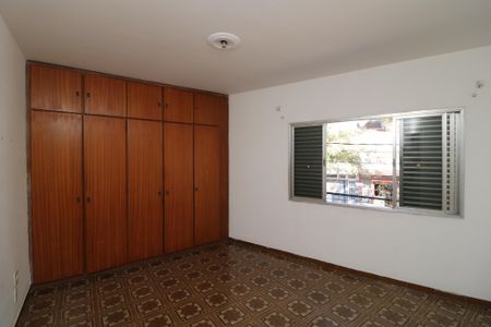 Casa à venda com 220m², 2 quartos e 4 vagasQuarto