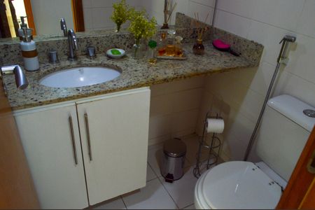 Apartamento à venda com 68m², 2 quartos e 1 vaga Apartamento à venda com 68m², 2 quartos e 1 vagaBanheiro