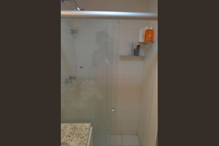 Apartamento à venda com 68m², 2 quartos e 1 vaga Apartamento à venda com 68m², 2 quartos e 1 vagaBanheiro da Suíte