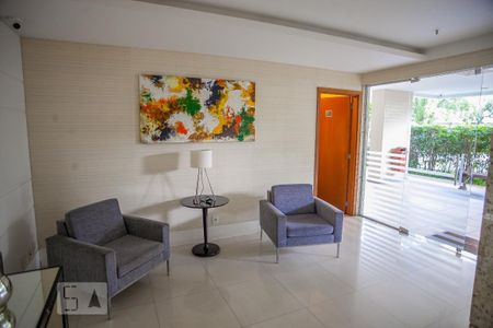 Apartamento à venda com 68m², 2 quartos e 1 vaga Apartamento à venda com 68m², 2 quartos e 1 vagaHall social