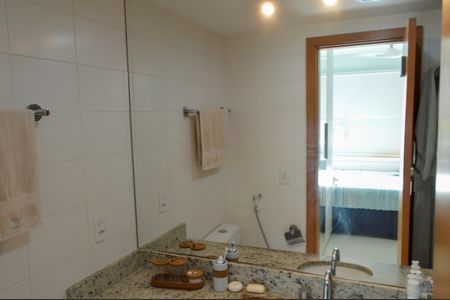 Apartamento à venda com 68m², 2 quartos e 1 vaga Apartamento à venda com 68m², 2 quartos e 1 vagaBanheiro da Suíte