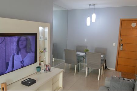 Apartamento à venda com 68m², 2 quartos e 1 vaga Apartamento à venda com 68m², 2 quartos e 1 vagaSala