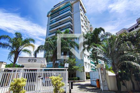 Apartamento à venda com 68m², 2 quartos e 1 vaga Apartamento à venda com 68m², 2 quartos e 1 vagaFachada