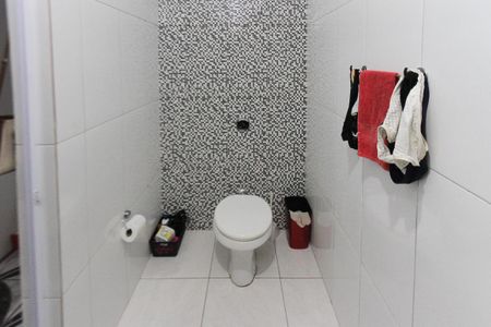 Casa à venda com 215m², 6 quartos e 1 vaga Casa à venda com 215m², 6 quartos e 1 vagaBanheiro