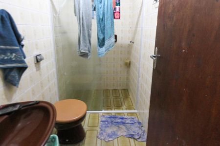 Casa à venda com 215m², 6 quartos e 1 vaga Casa à venda com 215m², 6 quartos e 1 vagaBanheiro