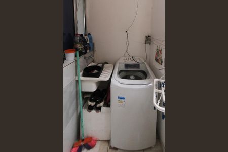 Casa à venda com 215m², 6 quartos e 1 vaga Casa à venda com 215m², 6 quartos e 1 vagaÁrea de Serviço