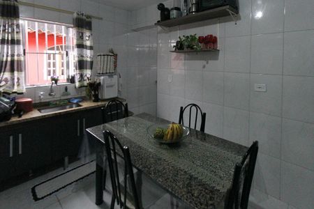 Casa à venda com 215m², 6 quartos e 1 vaga Casa à venda com 215m², 6 quartos e 1 vagaCozinha