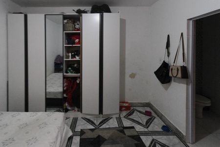 Casa à venda com 215m², 6 quartos e 1 vaga Casa à venda com 215m², 6 quartos e 1 vagaQuarto