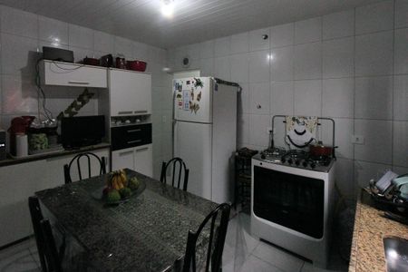 Casa à venda com 215m², 6 quartos e 1 vaga Casa à venda com 215m², 6 quartos e 1 vagaCozinha