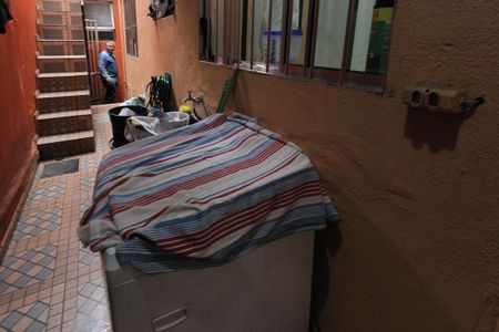 Casa à venda com 215m², 6 quartos e 1 vaga Casa à venda com 215m², 6 quartos e 1 vagaÁrea de Serviço