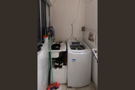 Casa à venda com 215m², 6 quartos e 1 vaga Casa à venda com 215m², 6 quartos e 1 vagaÁrea de Serviço