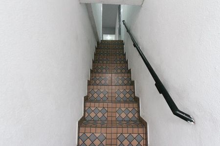 Casa à venda com 215m², 6 quartos e 1 vaga Casa à venda com 215m², 6 quartos e 1 vagaEscada