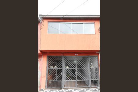 Casa à venda com 215m², 6 quartos e 1 vaga Casa à venda com 215m², 6 quartos e 1 vagaFachada