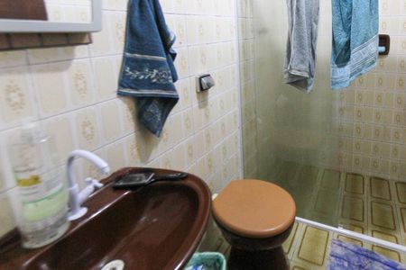 Casa à venda com 215m², 6 quartos e 1 vaga Casa à venda com 215m², 6 quartos e 1 vagaBanheiro