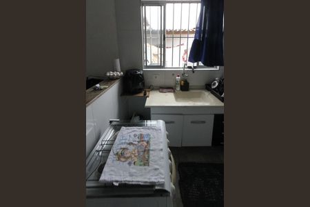 Casa à venda com 215m², 6 quartos e 1 vaga Casa à venda com 215m², 6 quartos e 1 vagaCozinha