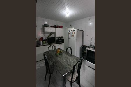 Casa à venda com 215m², 6 quartos e 1 vaga Casa à venda com 215m², 6 quartos e 1 vagaCozinha