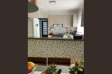 Casa à venda com 220m², 4 quartos e 4 vagas