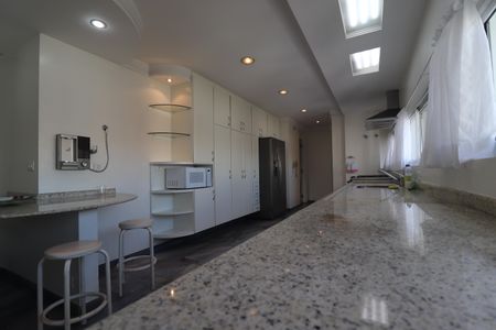 Apartamento à venda com 296m², 3 quartos e 4 vagasCozinha