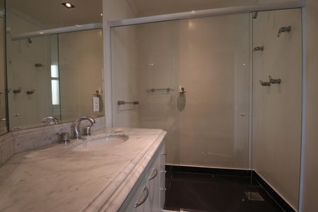 Apartamento à venda com 296m², 3 quartos e 4 vagasBanheiro Quarto 1 suíte