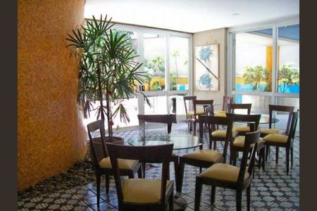 Apartamento à venda com 296m², 3 quartos e 4 vagas Apartamento à venda com 296m², 3 quartos e 4 vagasÁrea comum - Salão de festas
