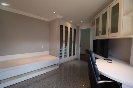 Apartamento à venda com 296m², 3 quartos e 4 vagasQuarto 2 suíte