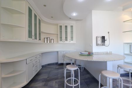 Apartamento à venda com 296m², 3 quartos e 4 vagasCozinha