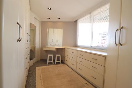 Apartamento à venda com 296m², 3 quartos e 4 vagasCloset Quarto 1 suíte