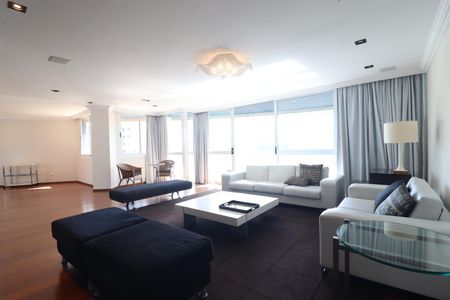 Apartamento à venda com 296m², 3 quartos e 4 vagasSala