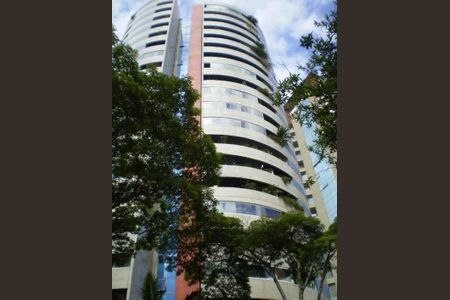 Apartamento à venda com 296m², 3 quartos e 4 vagas Apartamento à venda com 296m², 3 quartos e 4 vagasFachada